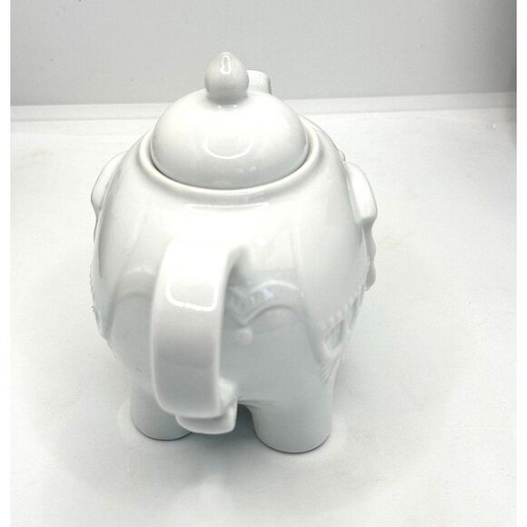 Porcelain Elephant-Shaped Sugar Bowl With Lid - Picture 4 of 9